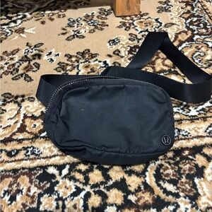 lululemon athletica Black fanny pack